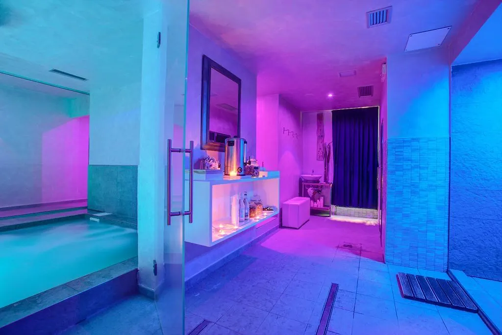 ****  Ferretti Beach Hotel Rimini Italia