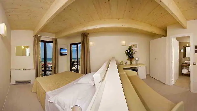 Ferretti Beach Hotel Rimini 4*,  Italia