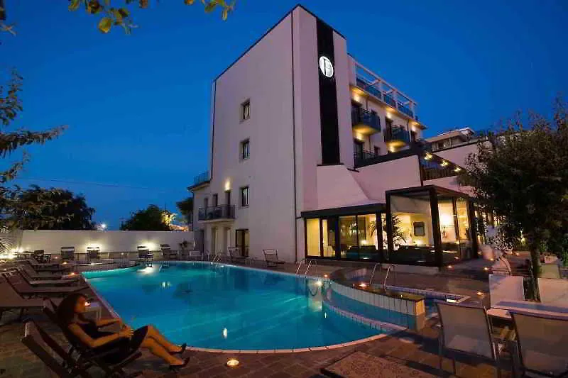 Ferretti Beach Hotel Rimini 4*,  Italia
