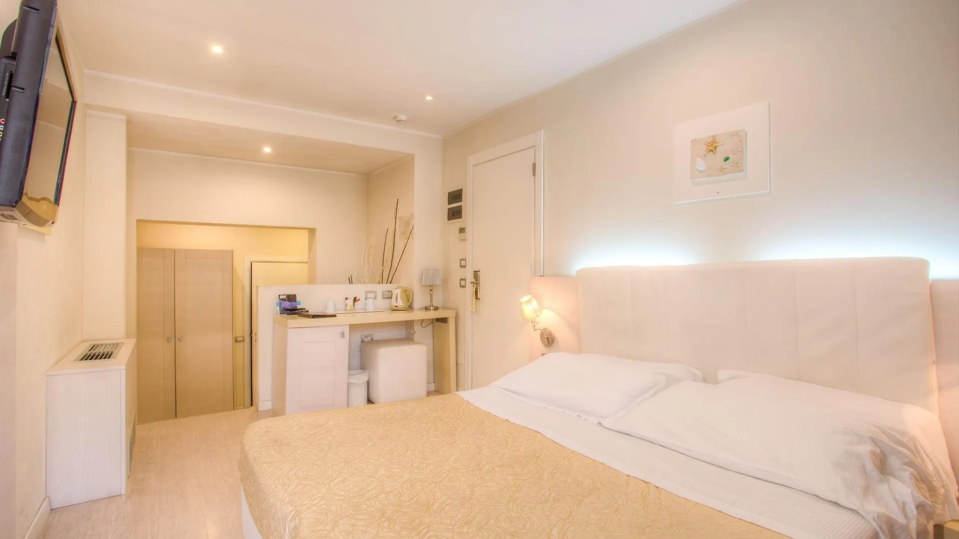 ****  Ferretti Beach Hotel Rimini Italia