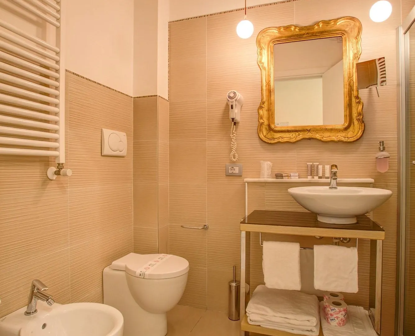 Ferretti Beach Hotel Rimini 4*,