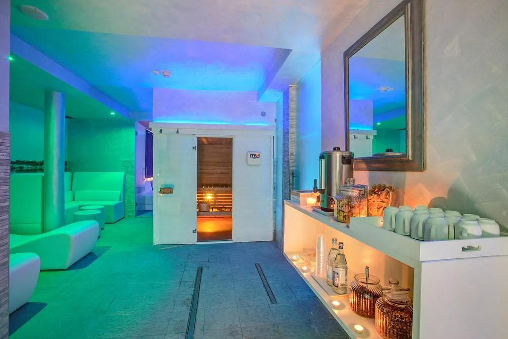 Ferretti Beach Hotel Rimini 4*,  Itálie