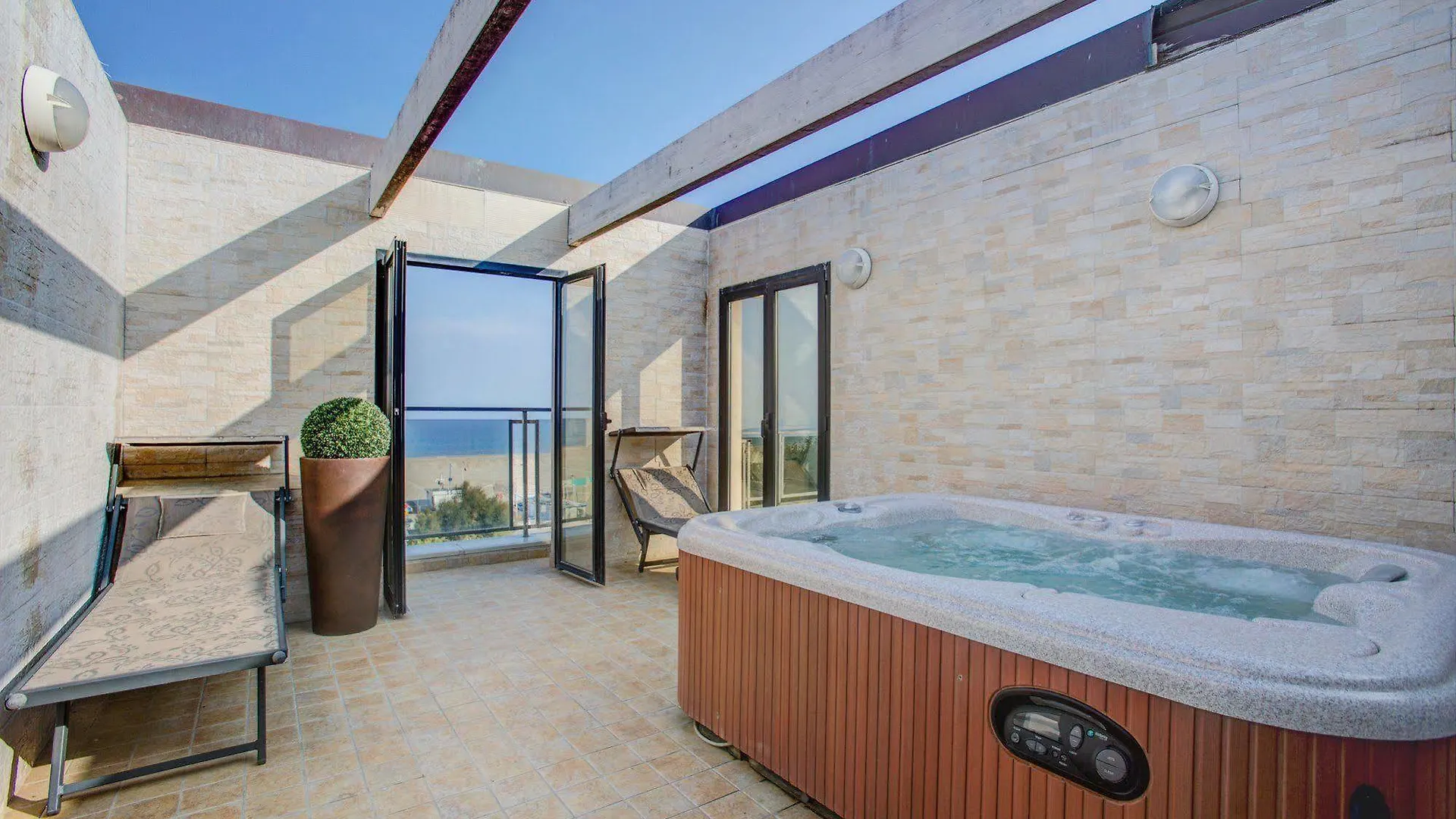 Ferretti Beach Hotel Rimini Italia