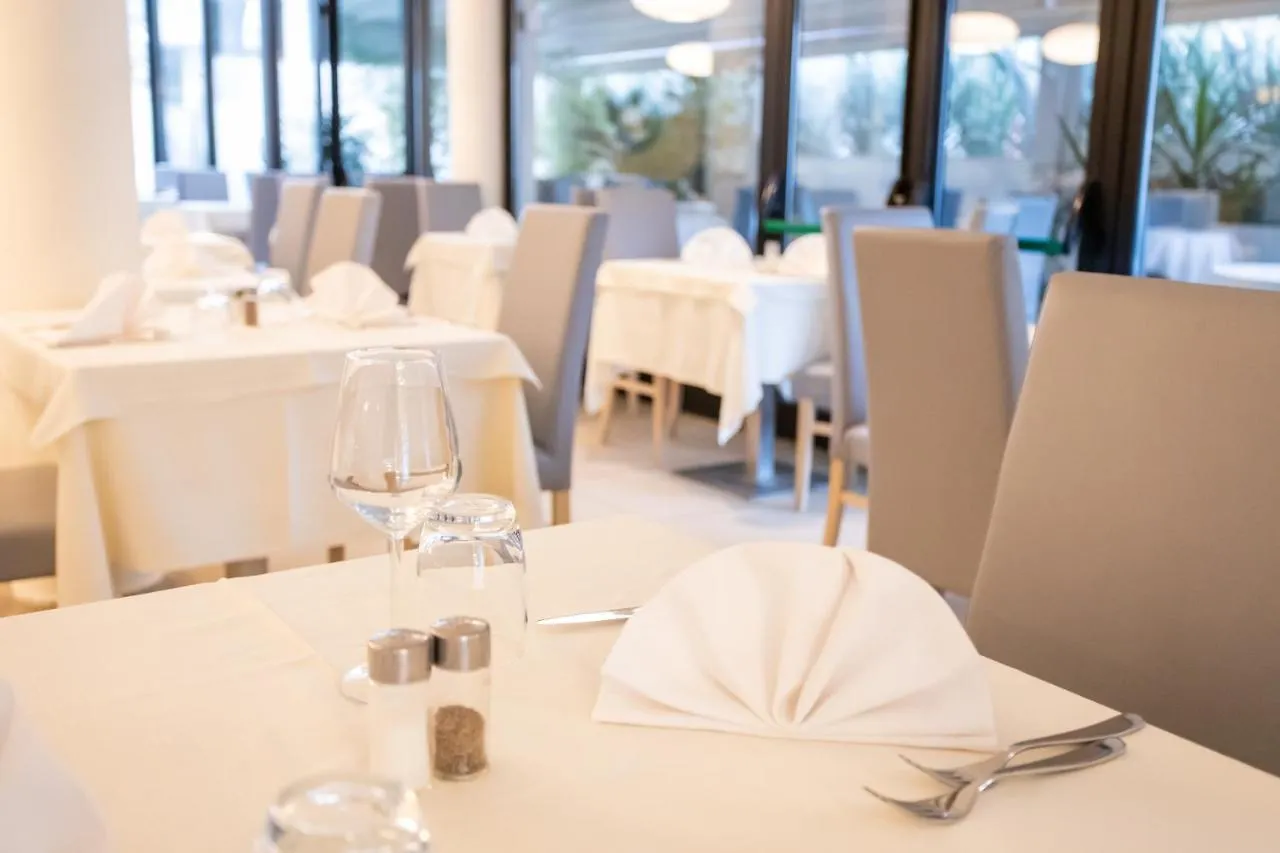 Ferretti Beach Hotel Rimini 4*,