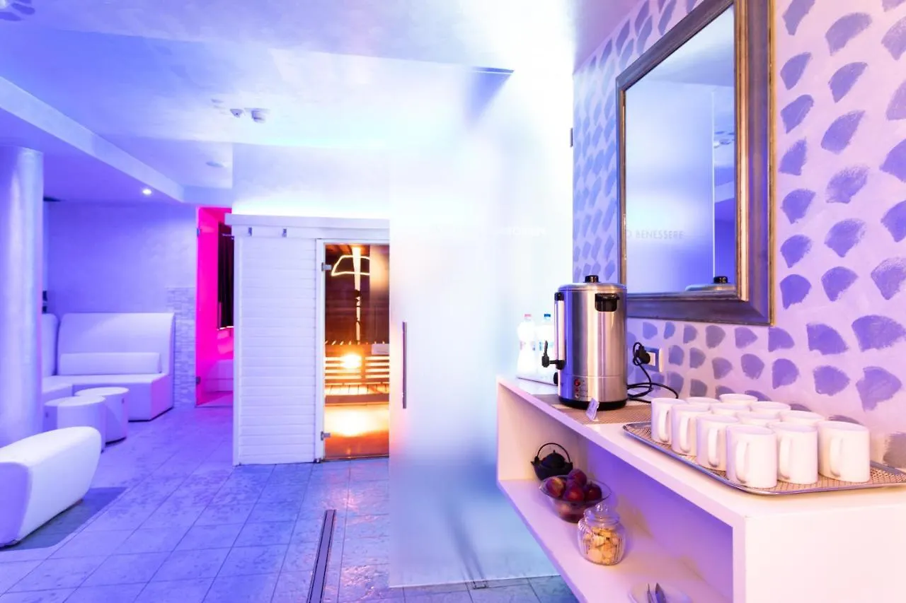 ****  Ferretti Beach Hotel Rimini Italia