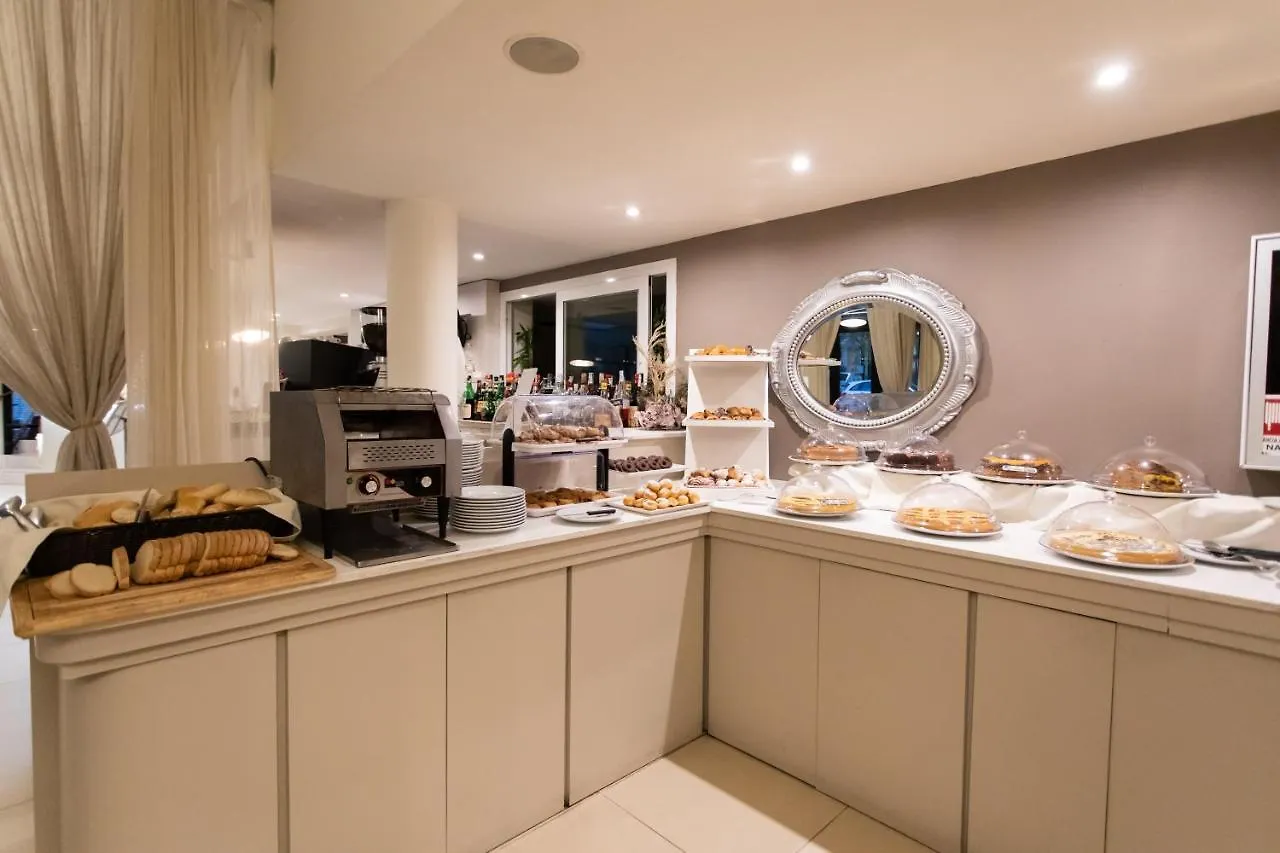 Ferretti Beach Hotel Rimini 4*,  Italia