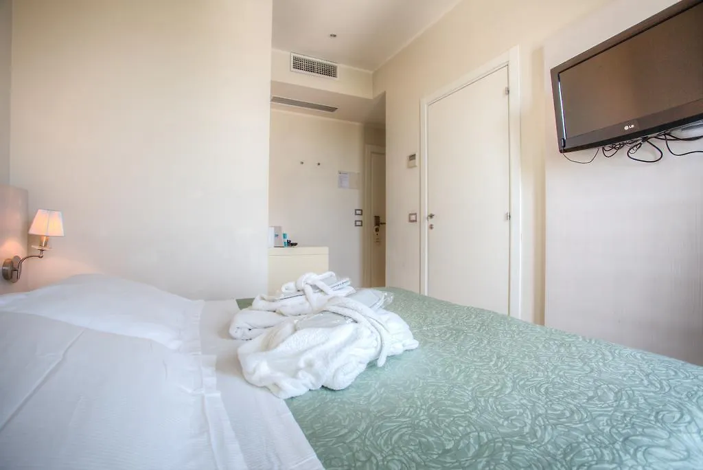 Ferretti Beach Hotel Rimini 4*,